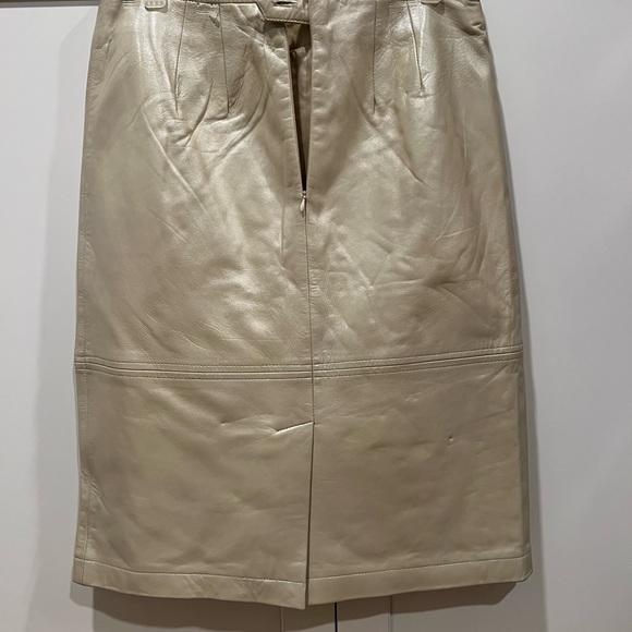 Saguaro leather suit ivory pearl color size M jacket size 8 skirt - Picture 10 of 15